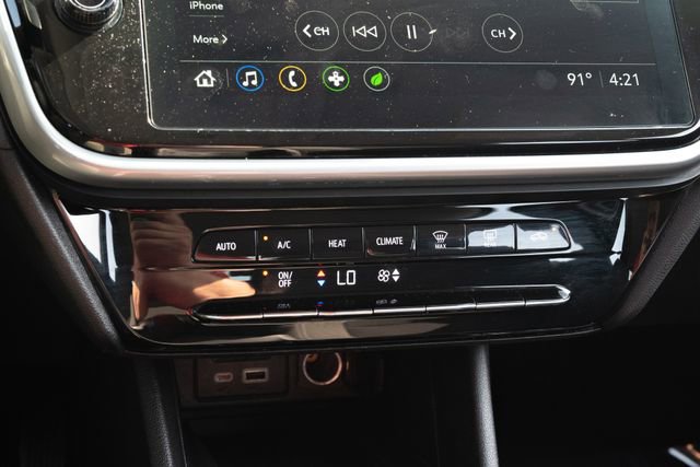 Used 2023 Chevrolet Bolt EUV LT FWD image 17