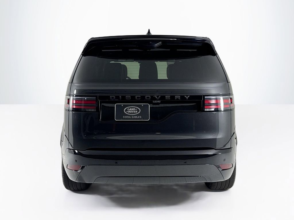 Used 2024 Land Rover Discovery Dynamic SE image 4