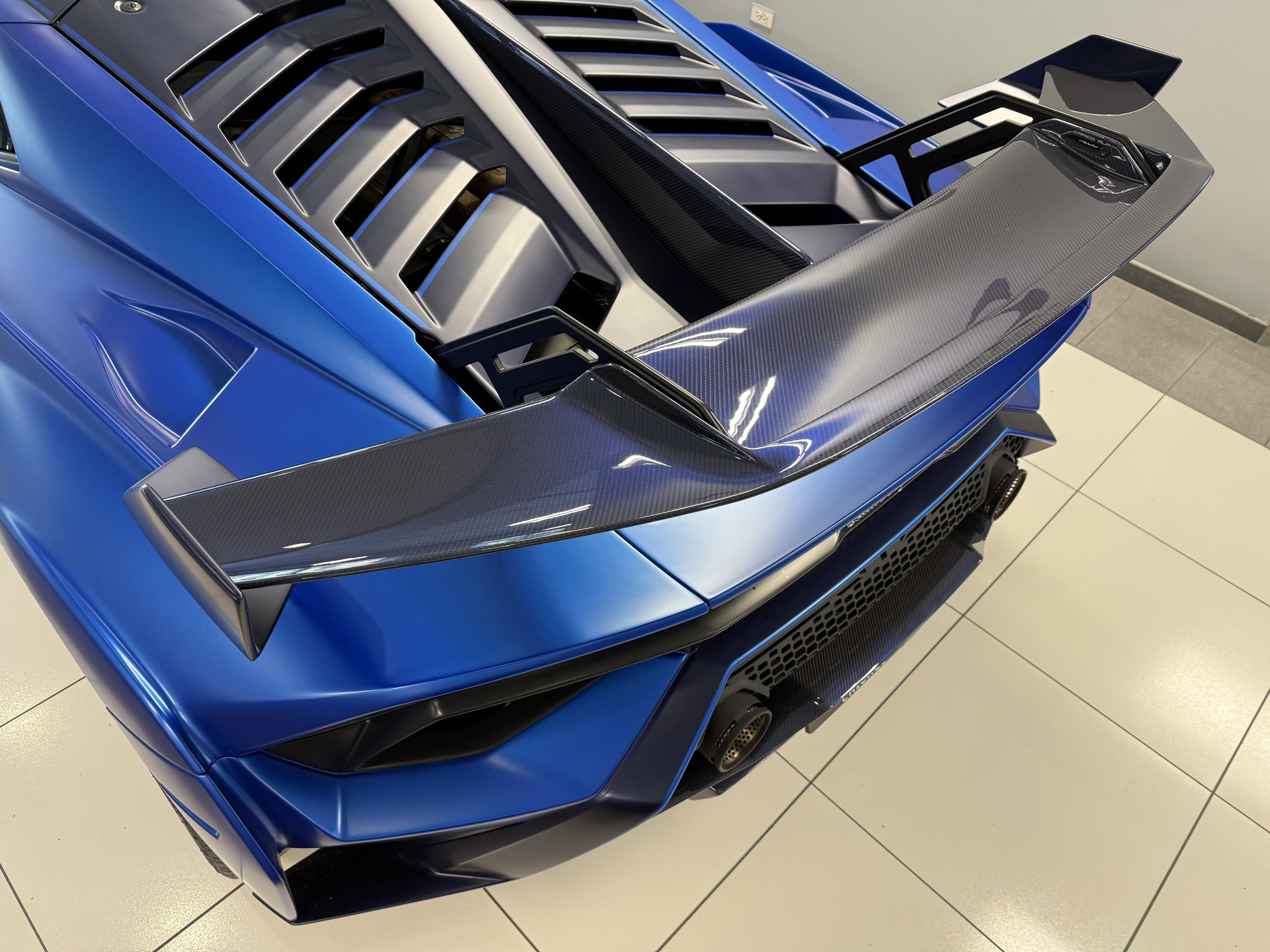 Used 2023 Lamborghini Huracan STO image 3