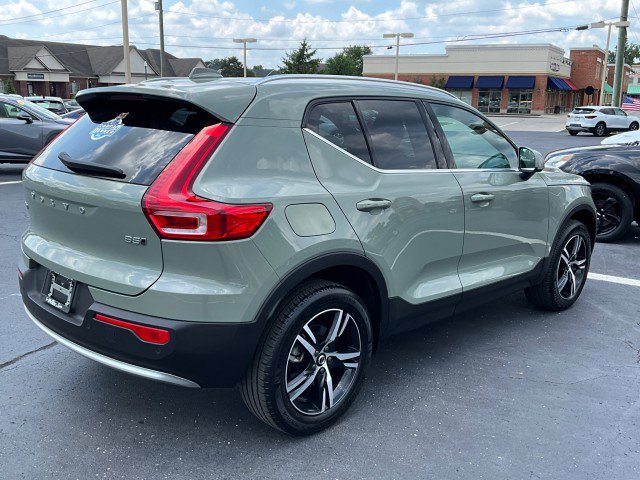 Used 2024 Volvo XC40 B5 Core image 7