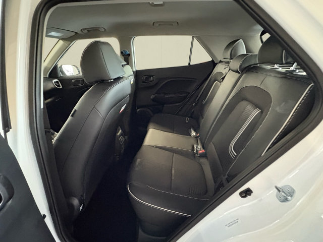 New 2026 Hyundai Venue SEL FWD image 6