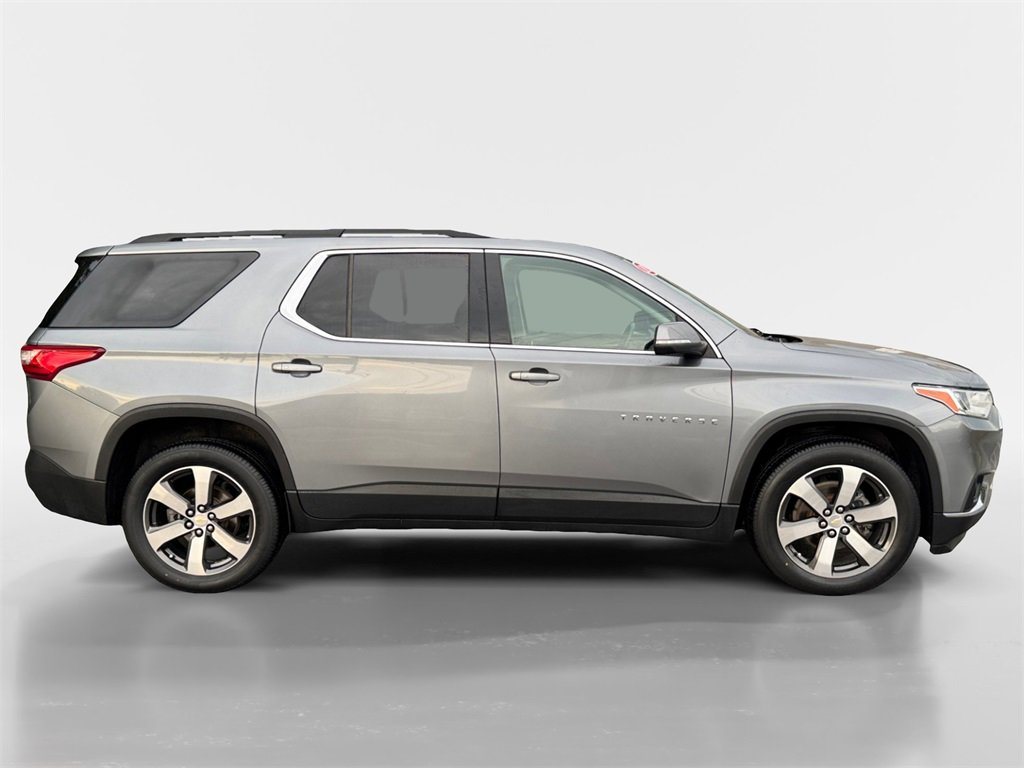 Used 2021 Chevrolet Traverse LT w/ LT Premium Package image 8