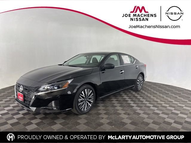 Used 2025 Nissan Altima 2.5 SV image 3