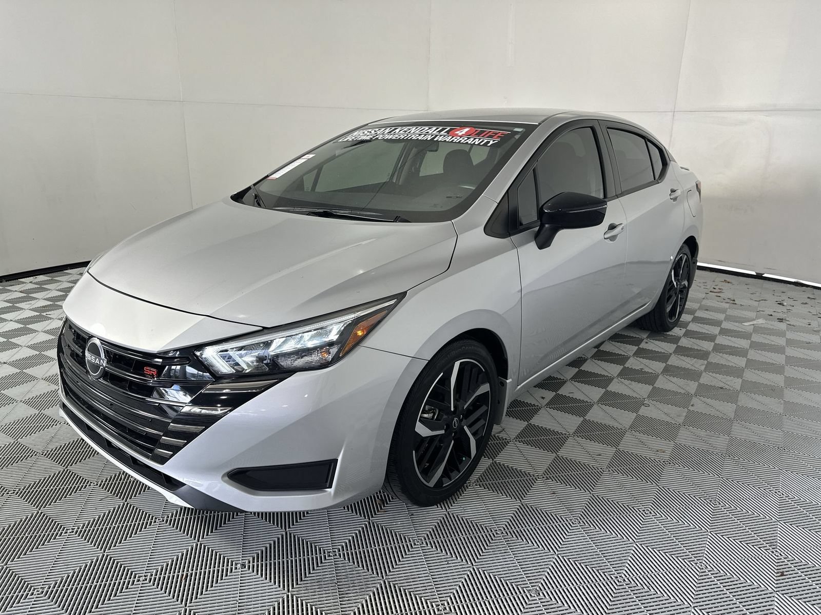 Certified 2024 Nissan Versa SR w/ Trunk Package FWD image 4
