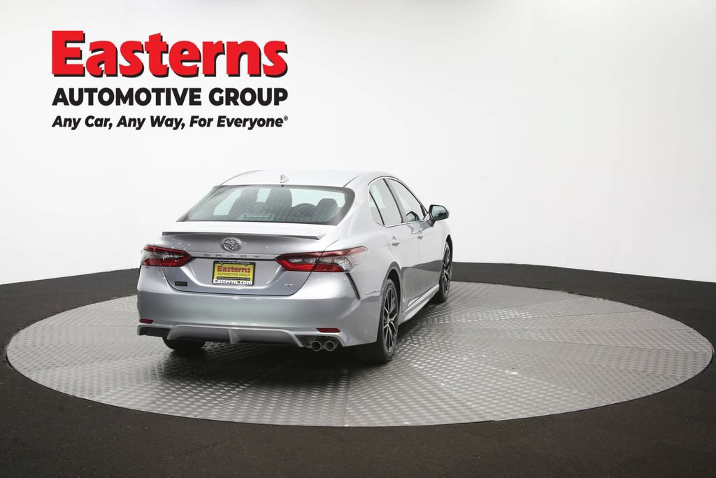 Used 2021 Toyota Camry SE w/ Carpet Mat Package (TMS) FWD image 38