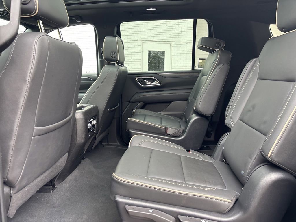Used 2023 GMC Yukon XL SLT w/ SLT Luxury Package AWD/4WD image 13