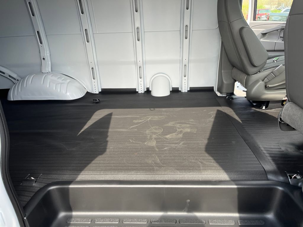 New 2026 Chevrolet Express 2500 RWD image 32