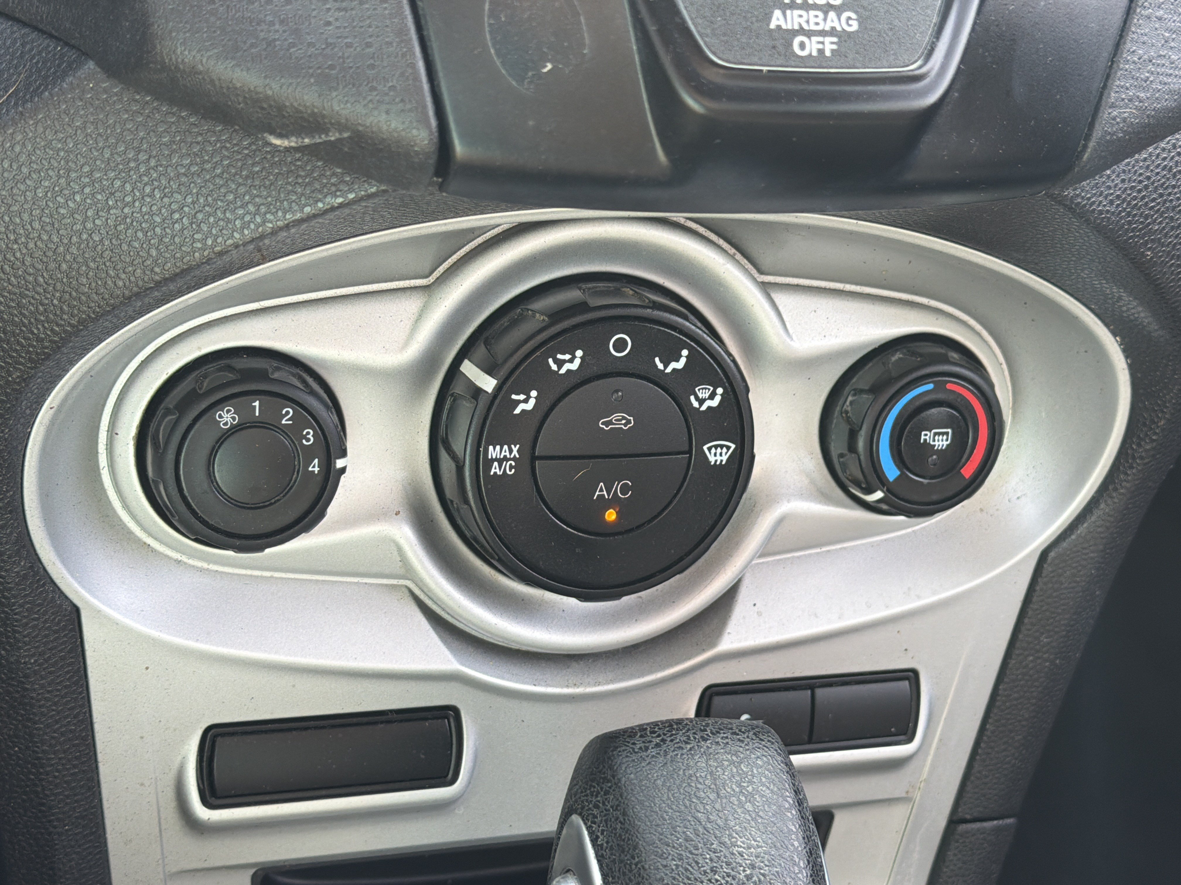 Used 2016 Ford Fiesta SE FWD image 20
