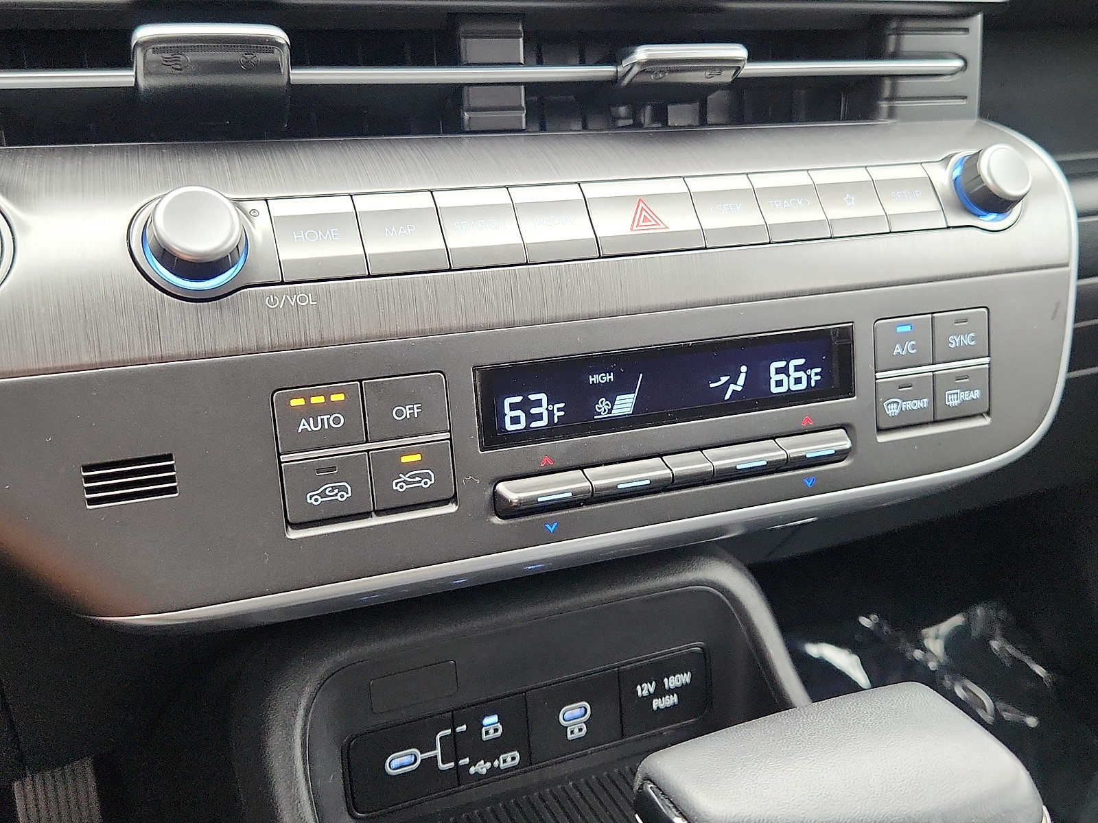 Certified 2024 Hyundai Kona SEL AWD/4WD image 16