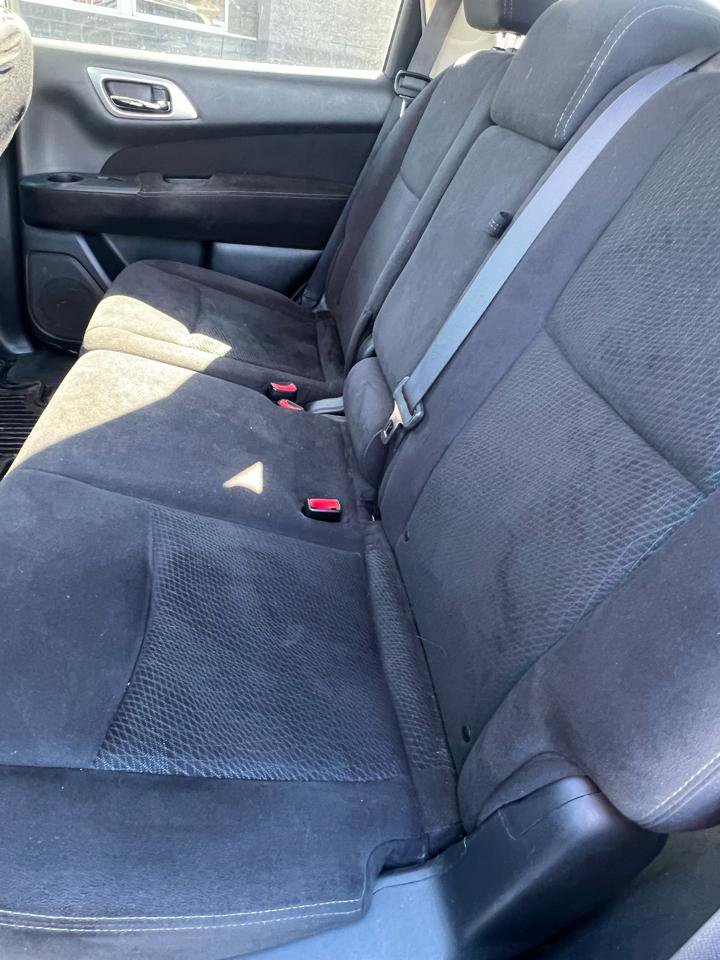 Used 2013 Nissan Pathfinder SV image 6