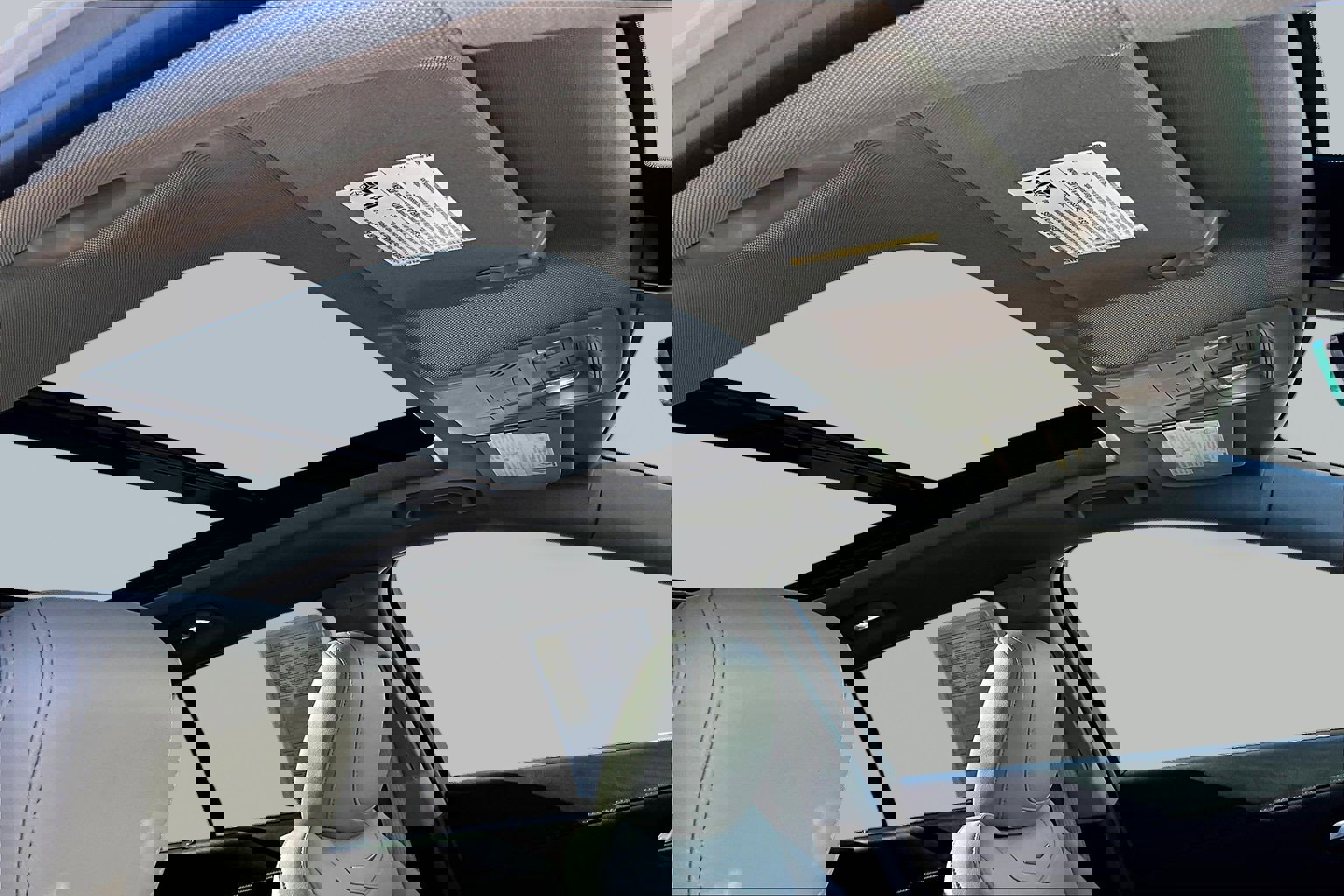 Used 2022 Cadillac XT4 Luxury w/ Cold Weather Package image 18