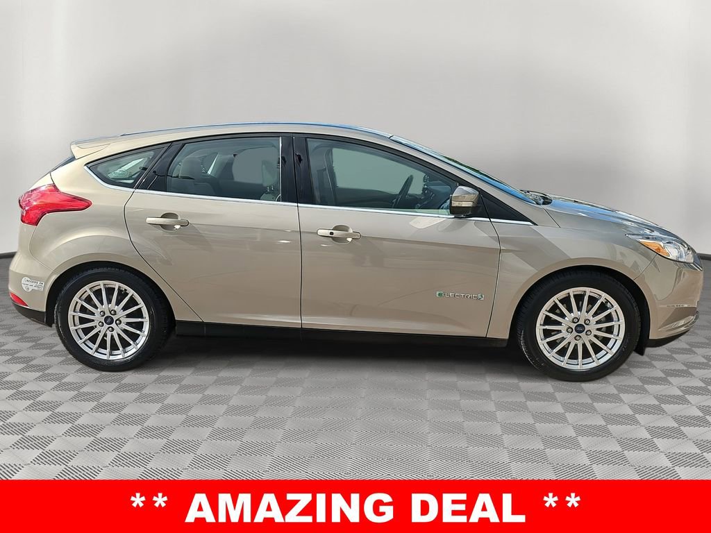 Used 2015 Ford Focus Electric Hatchback video 2