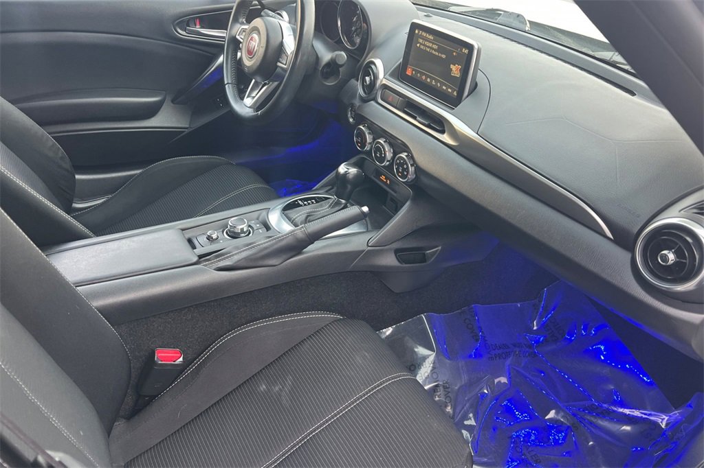 Used 2017 FIAT 124 Spider Classica image 13