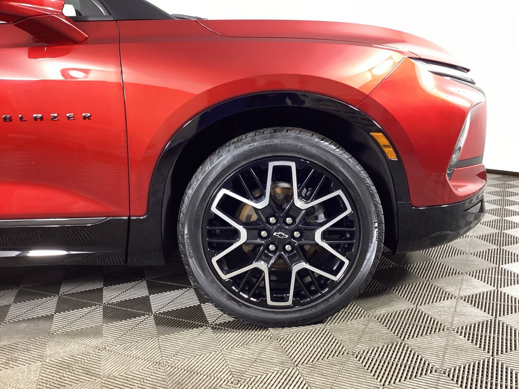 Used 2024 Chevrolet Blazer RS w/ Driver Confidence II Package AWD/4WD image 7