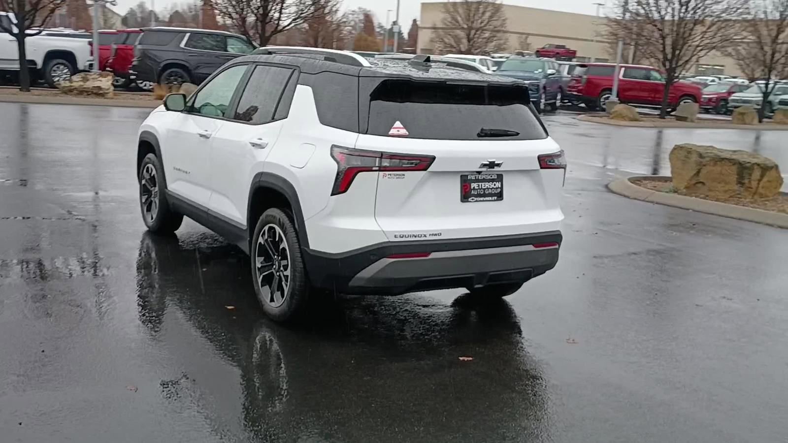 New 2026 Chevrolet Equinox LT w/ Convenience Package II image 2