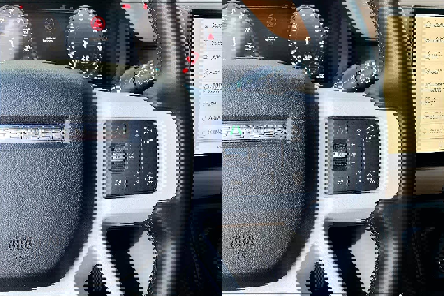 Used 2025 Land Rover Defender 110 X-Dynamic SE image 24