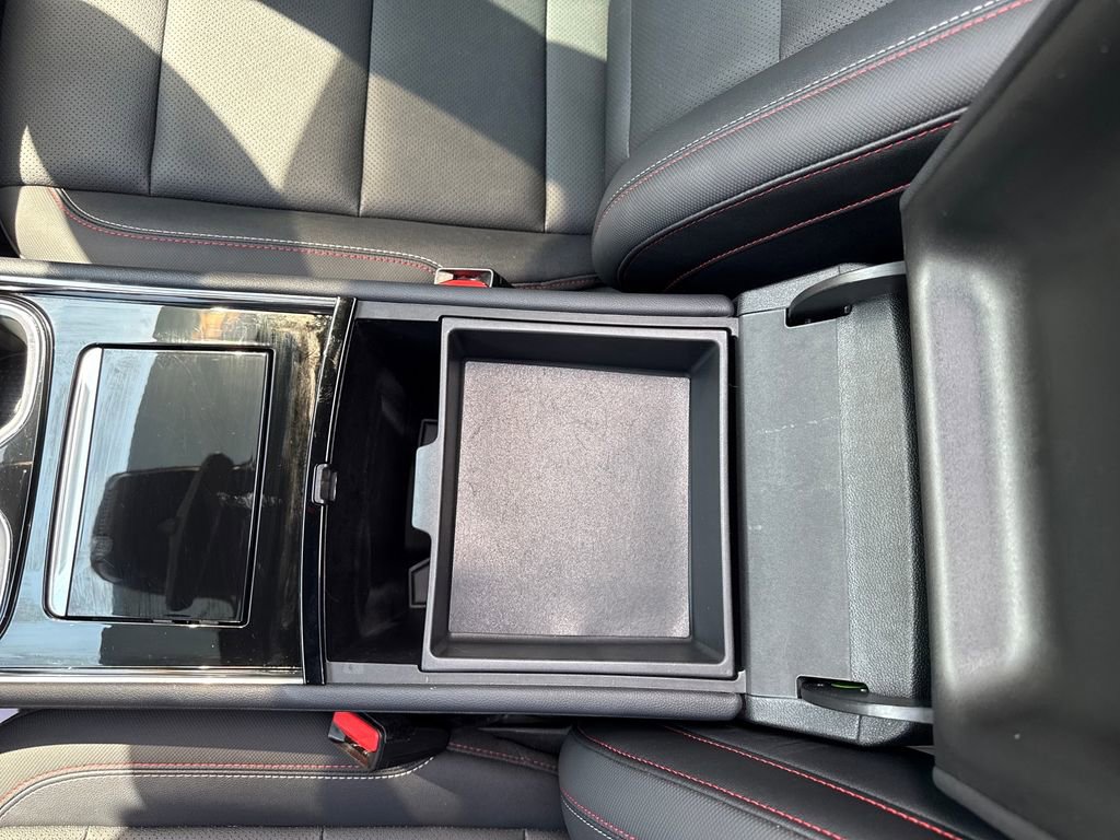 Used 2025 Chevrolet Traverse Z71 w/ LPO, Floor Liner Package AWD/4WD image 25