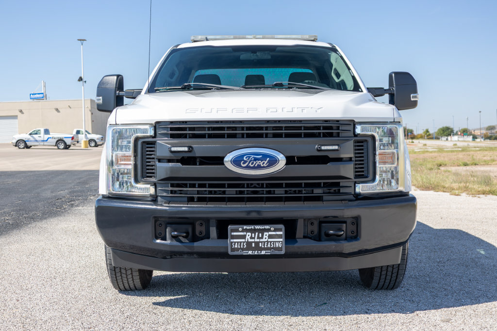 Used 2017 Ford F250 XL w/ Power Equipment Group RWD image 2