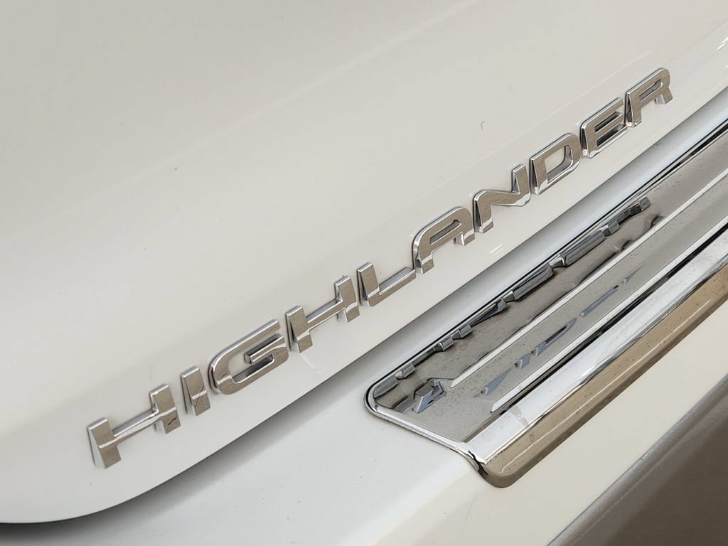 Used 2023 Toyota Highlander Platinum FWD image 12