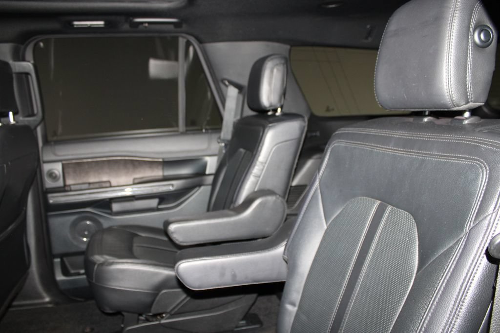 Used 2019 Ford Expedition Limited w/ Equipment Group 301A RWD image 17