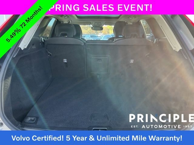 Certified 2025 Volvo XC60 B5 Core image 14