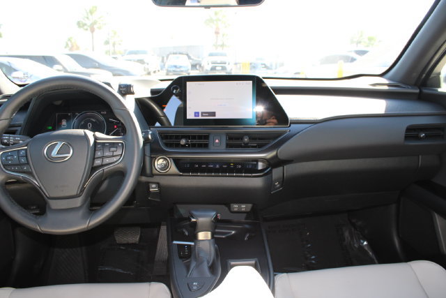 Certified 2024 Lexus UX 250h FWD image 10