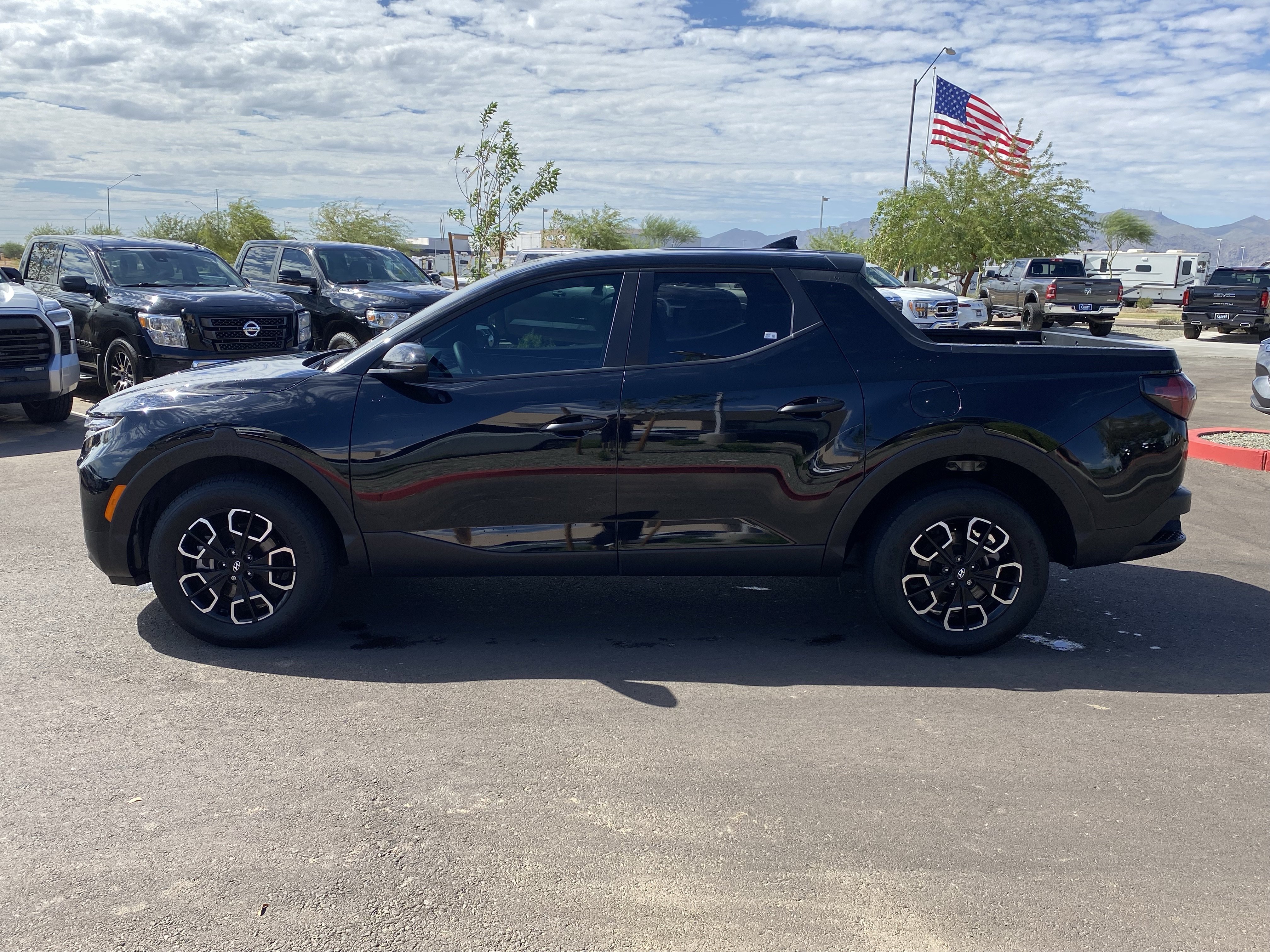 Used 2023 Hyundai Santa Cruz SEL AWD/4WD image 6