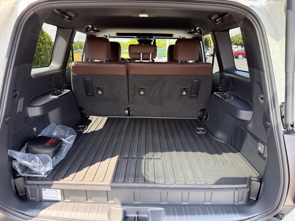 New 2026 Toyota Land Cruiser w/ Premium Package AWD/4WD image 38