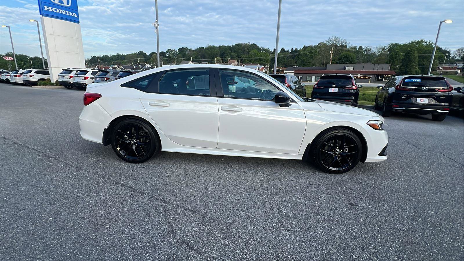 Used 2024 Honda Civic Sport image 3