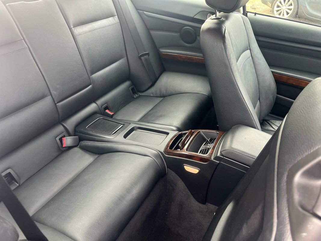 Used 2011 BMW 328i xDrive Coupe image 4