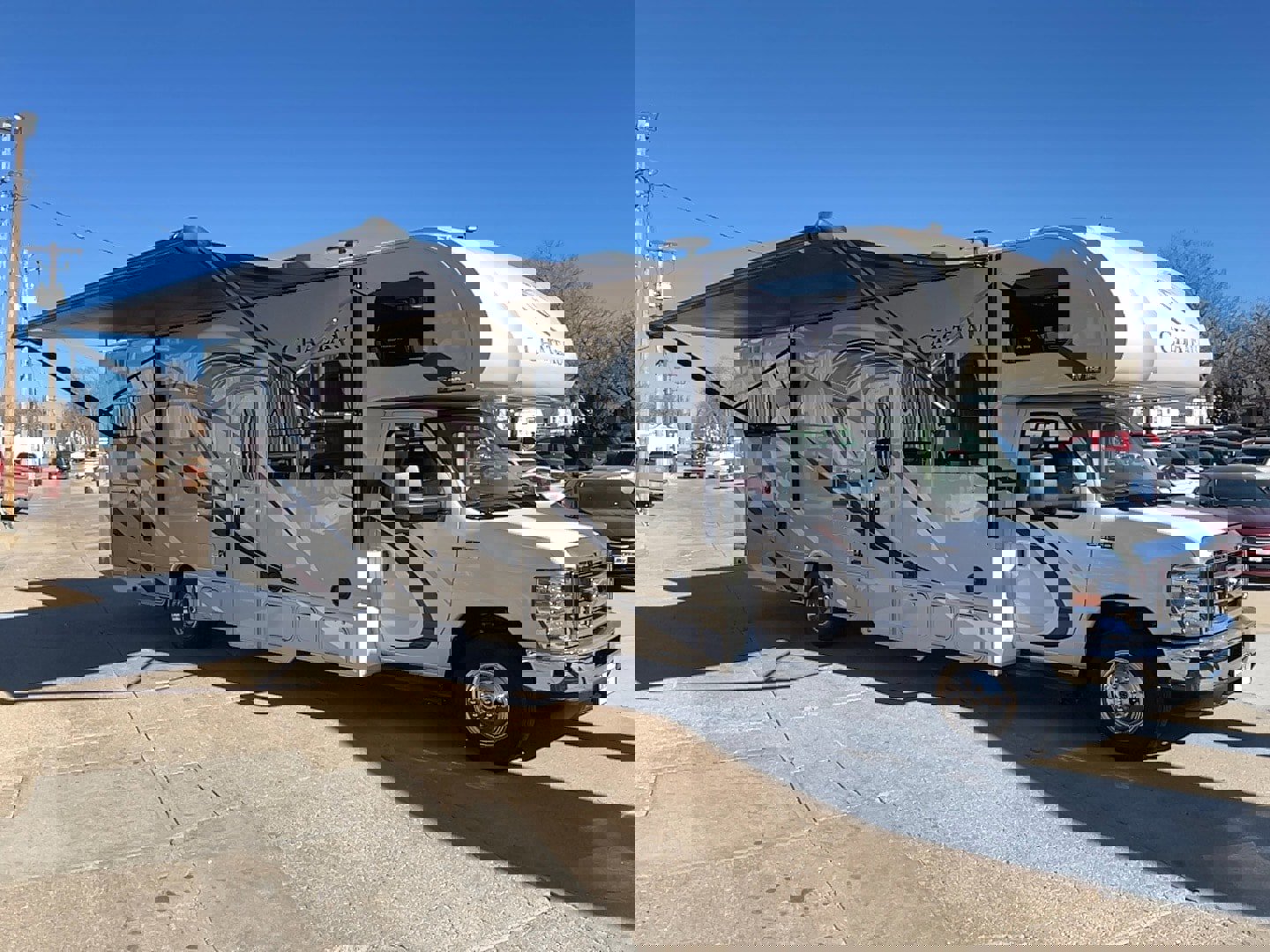 Used 2017 Ford E-450 and Econoline 450 Super Duty w/ Motorhome Prep Package RWD image 3