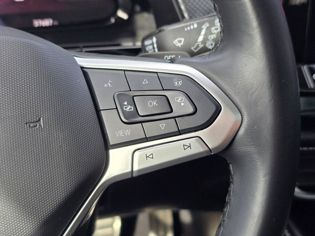 Used 2024 Volkswagen Atlas Cross Sport SEL R-Line AWD/4WD image 28