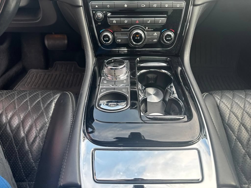 Used 2017 Jaguar XJ L Portfolio AWD/4WD image 44