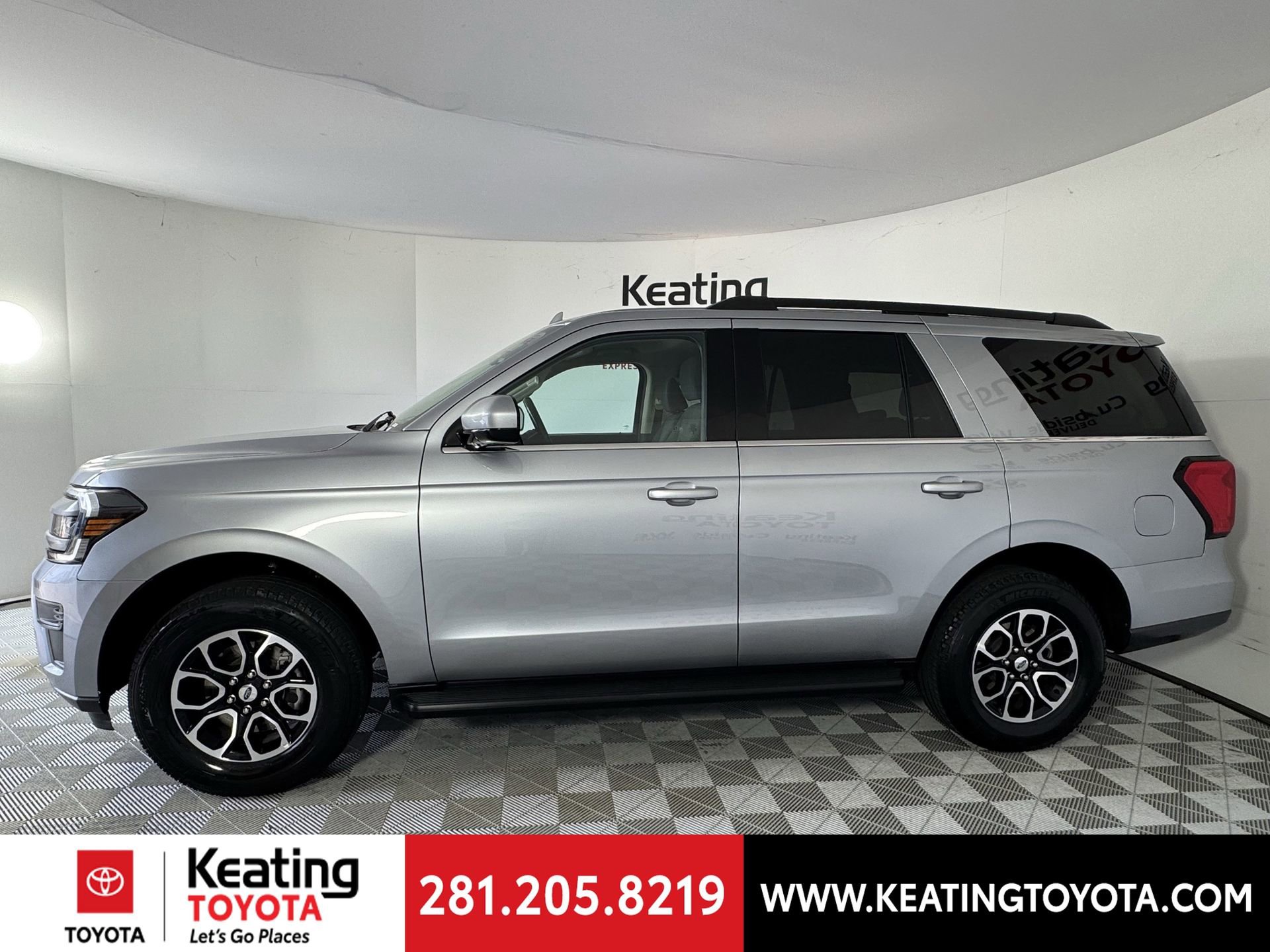 Used 2024 Ford Expedition XLT image 8