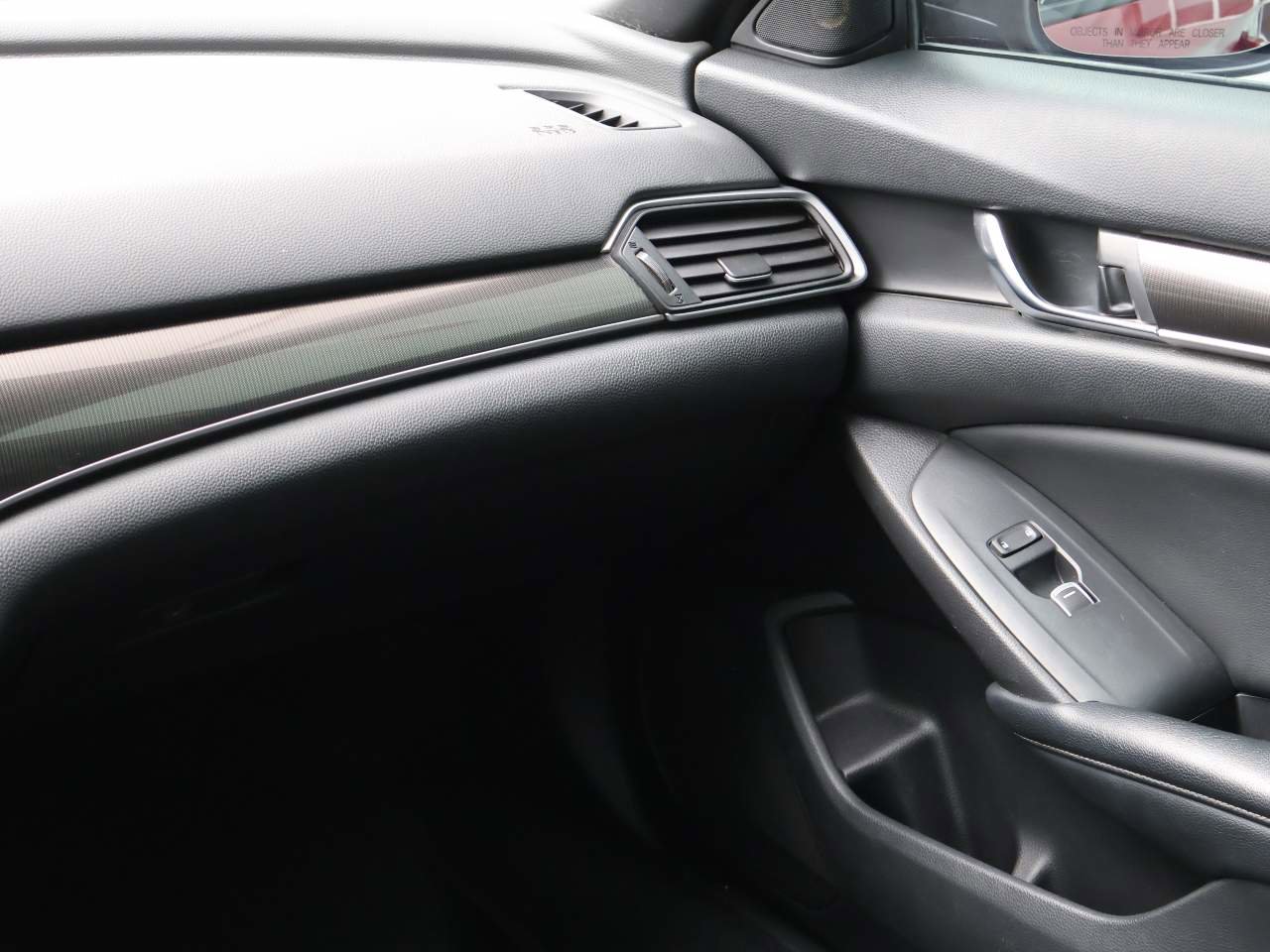 Used 2018 Honda Accord Sport image 15