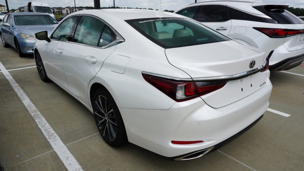 Used 2025 Lexus ES 350 w/ Premium Package FWD image 7