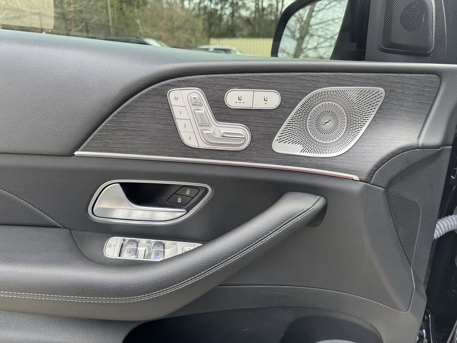 Certified 2022 Mercedes-Benz GLE 350 4MATIC w/ AMG Line Exterior image 5