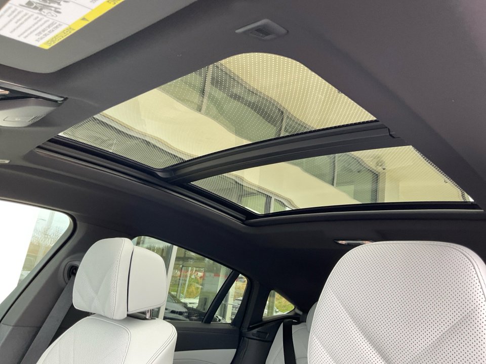New 2026 BMW X6 xDrive40i w/ Climate Comfort Package image 21