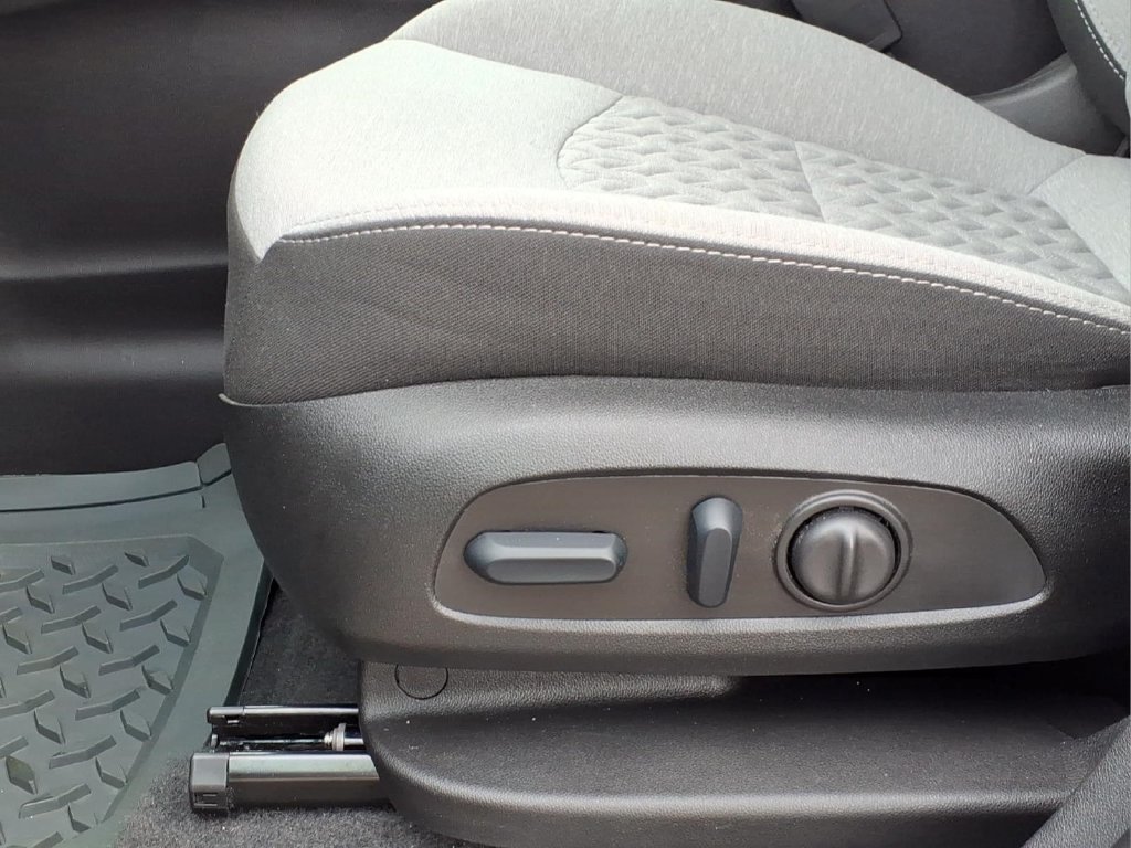 Used 2024 Chevrolet Equinox LS w/ LS Convenience Package FWD image 16