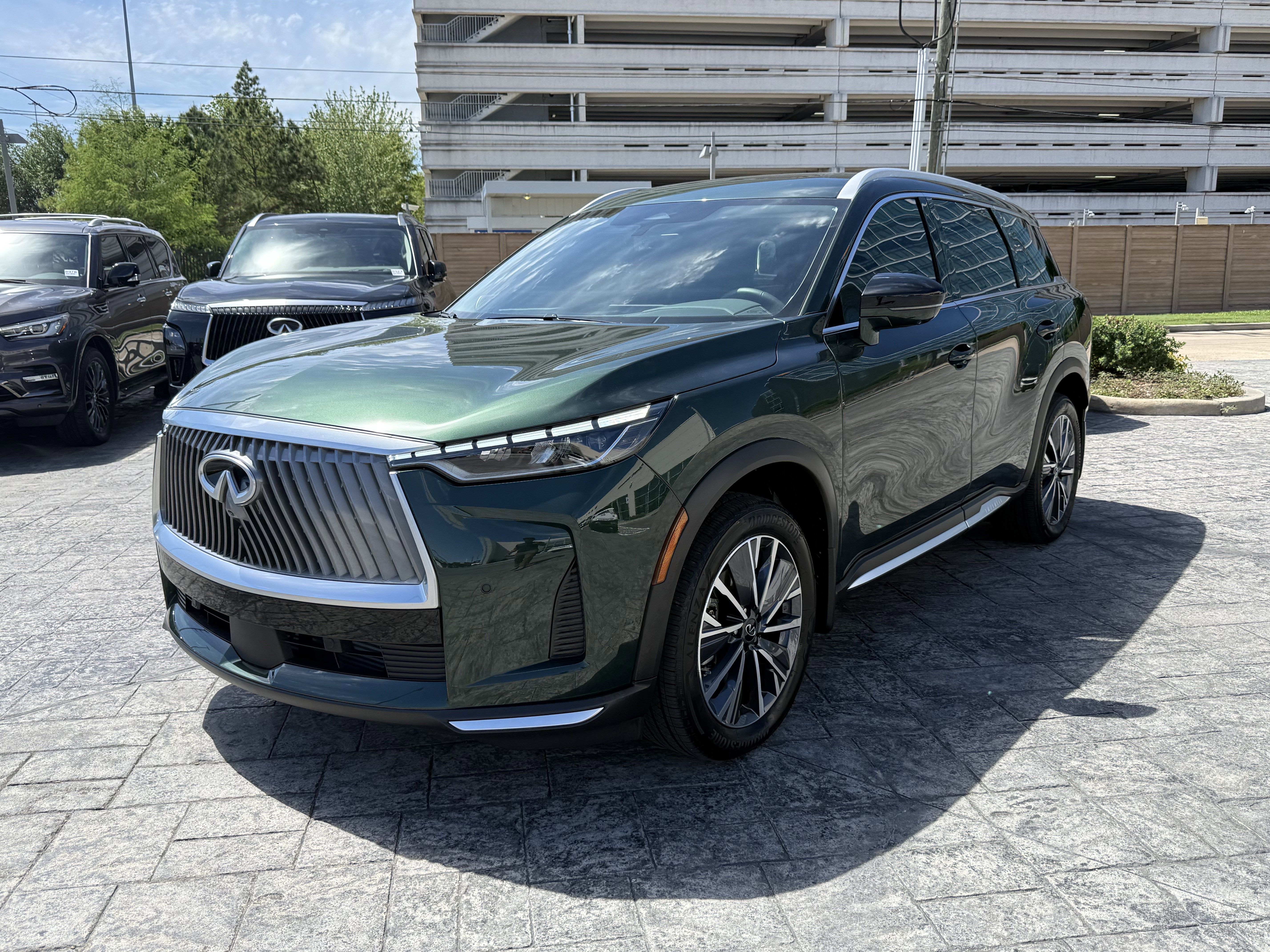 Certified 2026 INFINITI QX60 Luxe w/ Cargo Package image 3