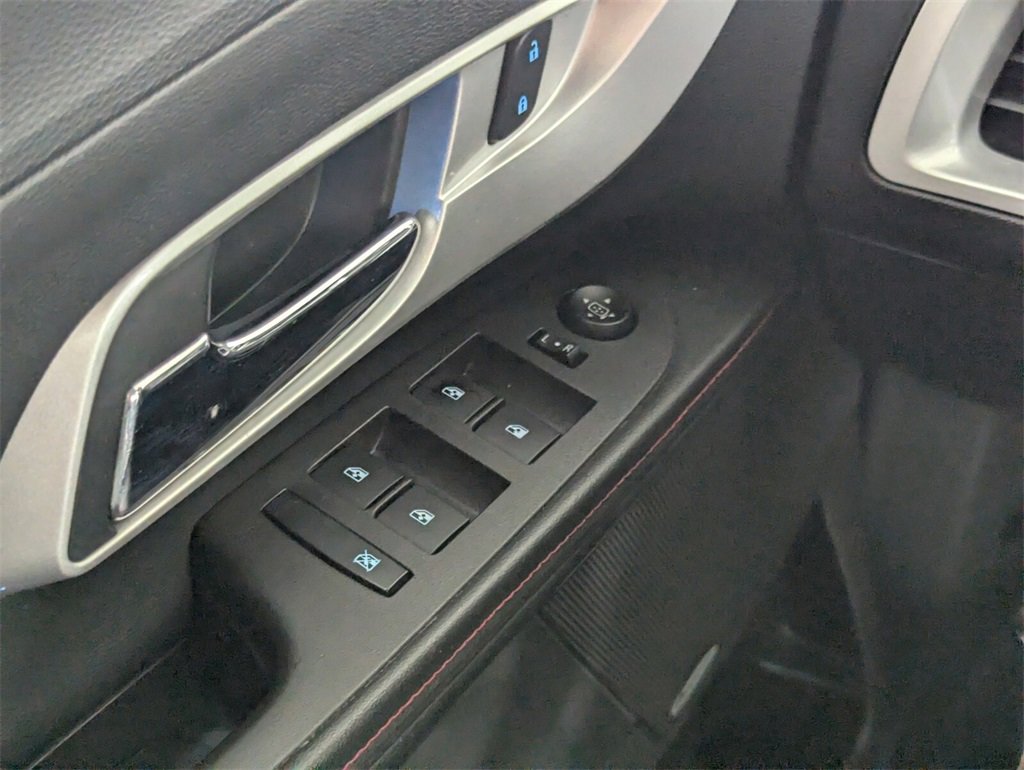 Used 2015 Chevrolet Equinox LTZ image 16