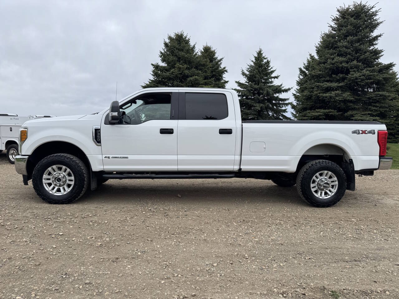 Used 2017 Ford F350 XLT w/ XLT Value Package AWD/4WD image 5