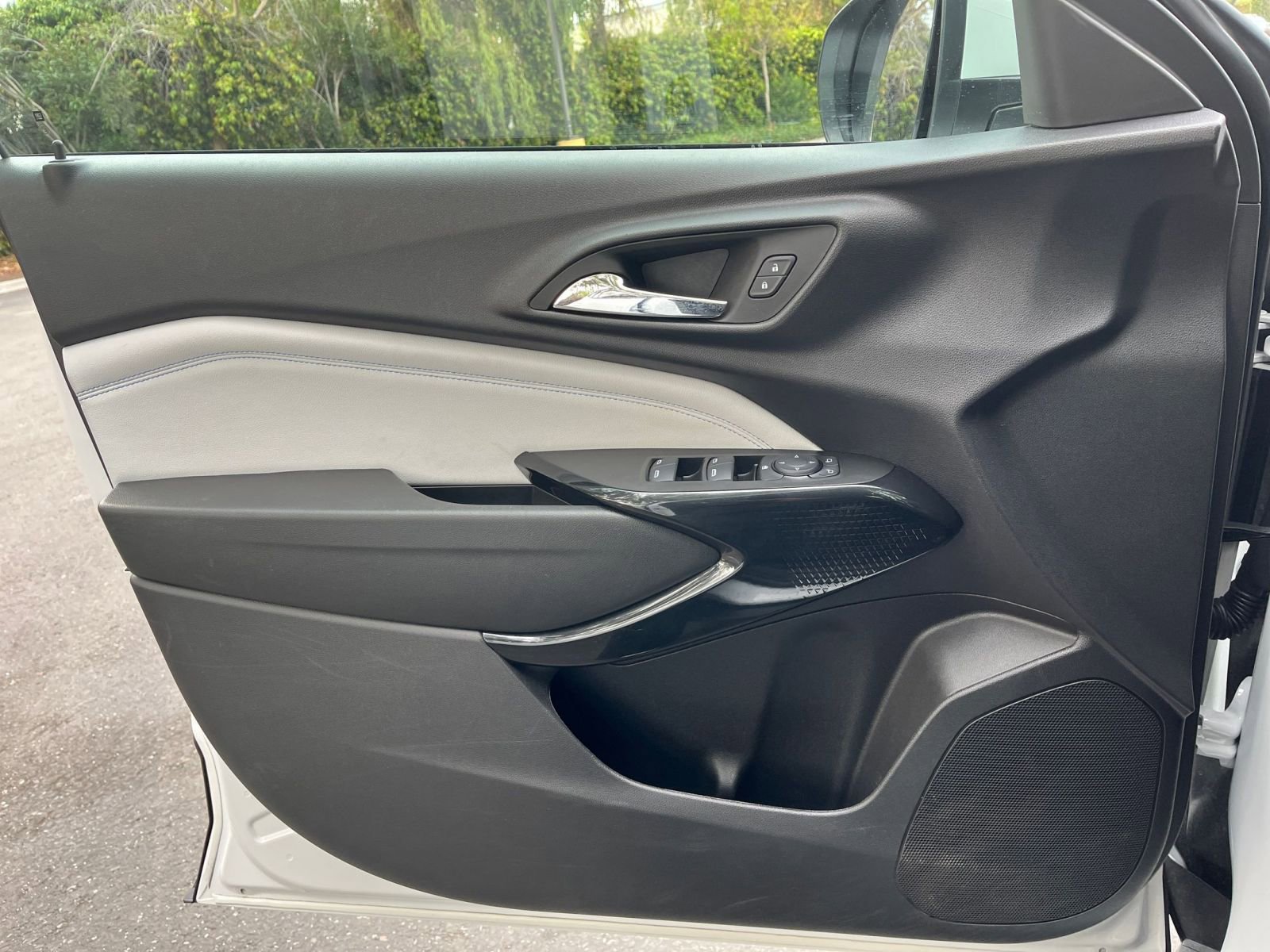 Used 2025 Chevrolet Trax LT image 20