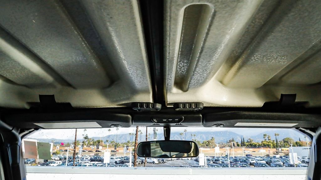 Used 2022 Jeep Wrangler Sport S image 19