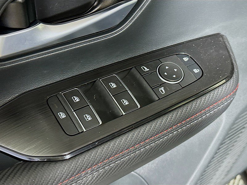 New 2026 Nissan Kicks SR w/ Cold Weather Package image 18