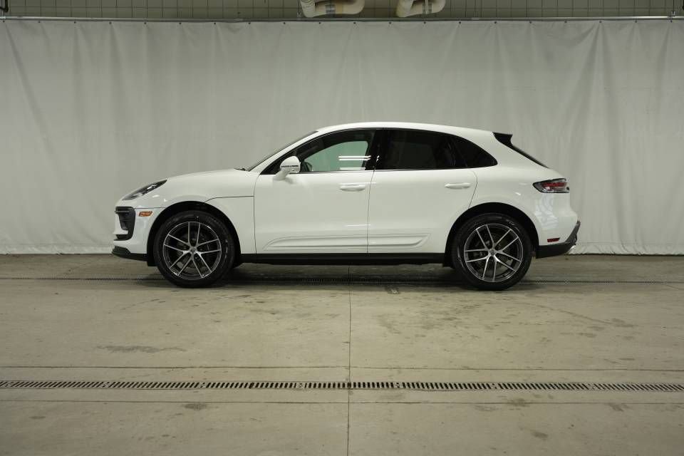 New 2026 Porsche Macan AWD/4WD image 2