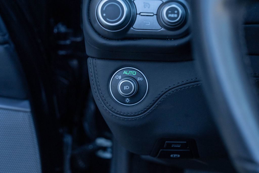 Used 2019 Ferrari Portofino image 33