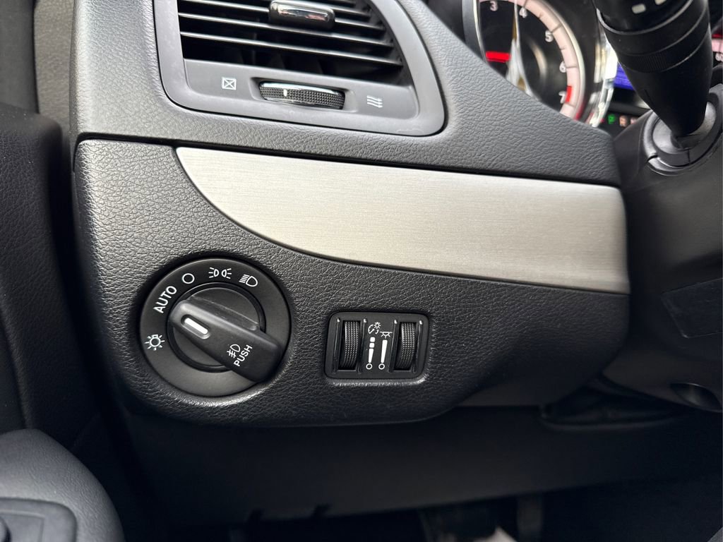 Used 2018 Dodge Grand Caravan GT image 36