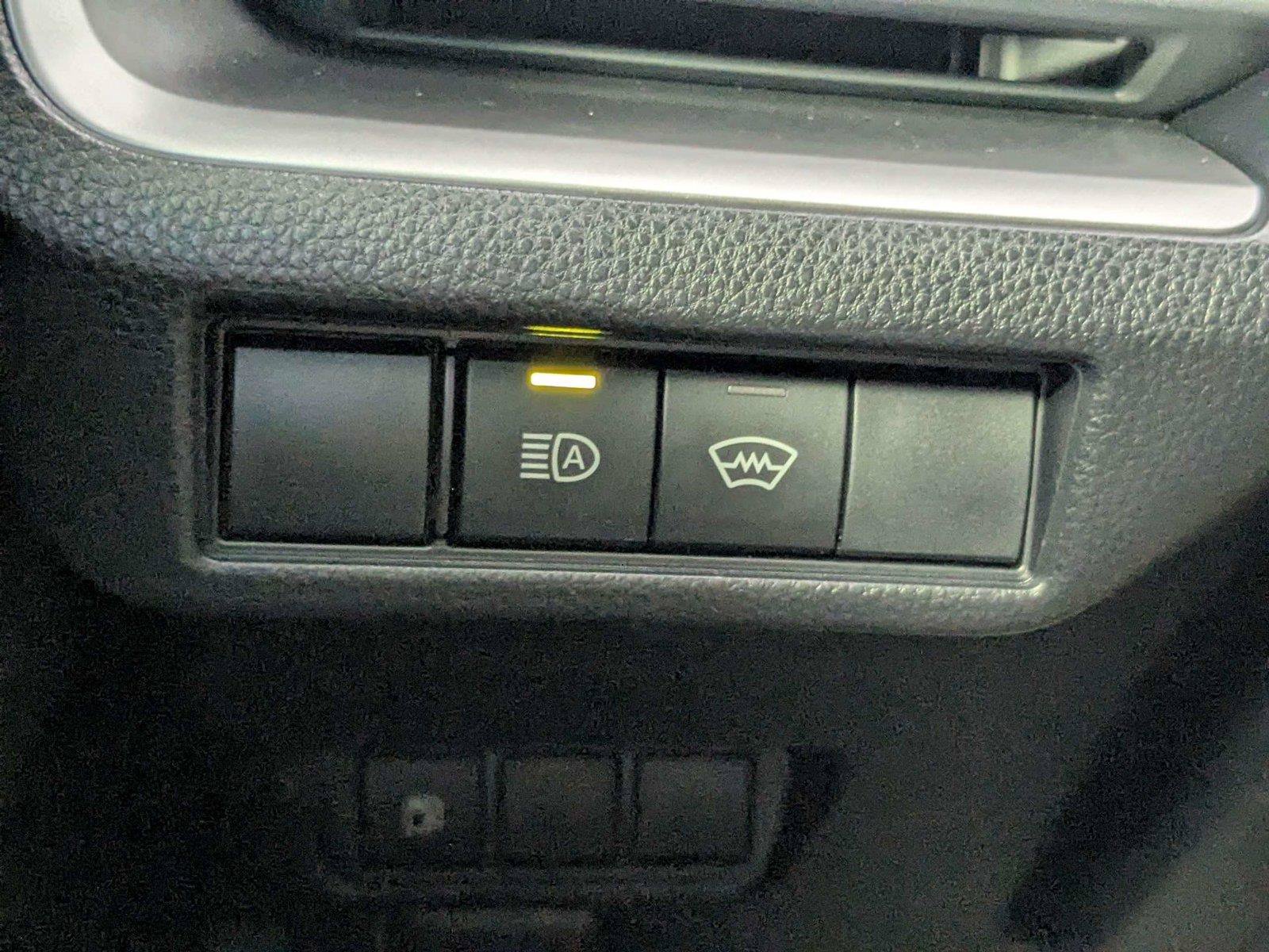 Certified 2025 Toyota Prius LE FWD image 15