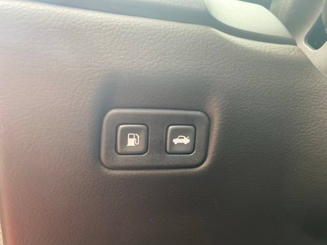 Used 2013 Chevrolet Corvette Coupe RWD image 17